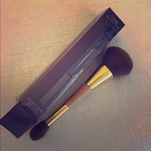Trate bronze & glow contour brush